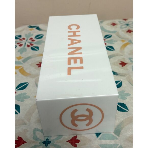 Chanel White Acrylic 3-Compartment Organizer With Logo Makeup Brush Holder - Picture 8 of 12